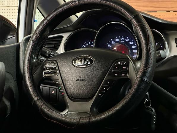 Kia Ceed II с пробегом 2012 года, цена 899 990 рублей, 216897 км, универсал, Автокод Объявления