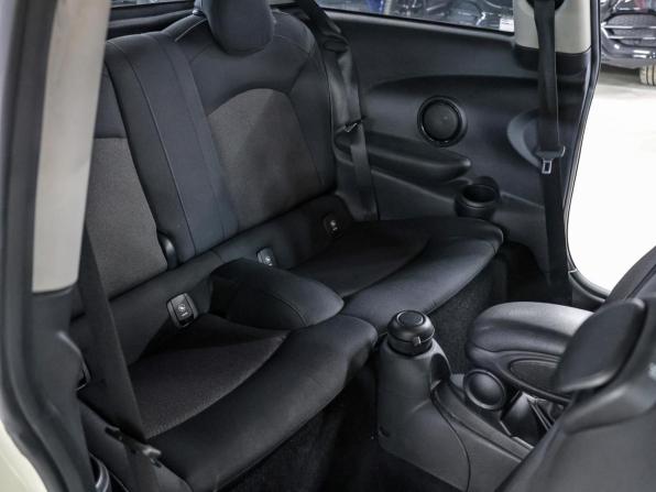 Mini Hatch III (F55/F56) с пробегом 2016 года, цена 1 399 000 рублей, 139000 км, хэтчбек, Автокод Объявления