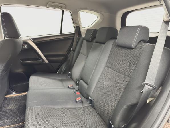 Toyota RAV4 IV (XA40) Рестайлинг с пробегом 2016 года, цена 2 430 000 рублей, 123492 км, внедорожник, Автокод Объявления