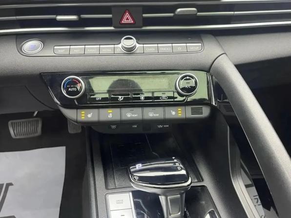 Hyundai Elantra VII (CN7) Рестайлинг с пробегом 2023 года, цена 1 790 000 рублей, 40000 км, седан, Автокод Объявления