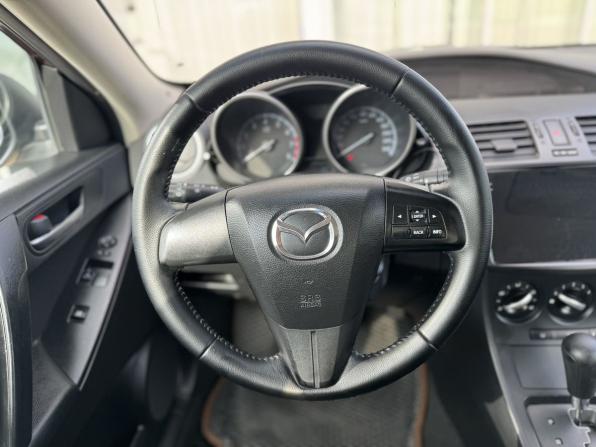 Mazda 3 II (BL) Рестайлинг с пробегом 2013 года, цена 749 000 рублей, 244526 км, седан, Автокод Объявления