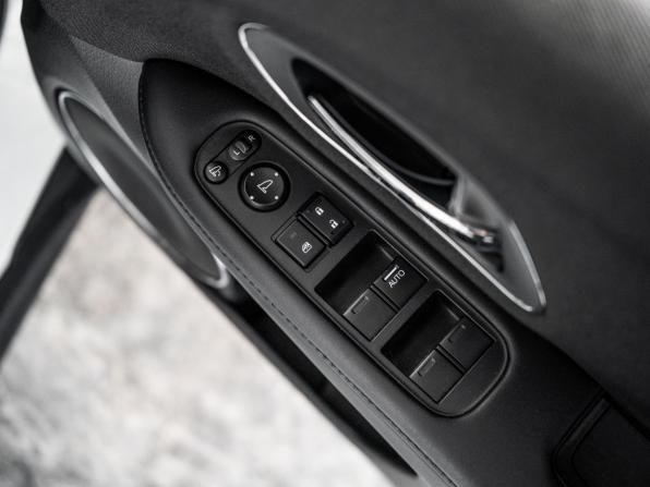 Honda Vezel I Рестайлинг с пробегом 2020 года, цена 2 035 000 рублей, 88579 км, внедорожник, Автокод Объявления