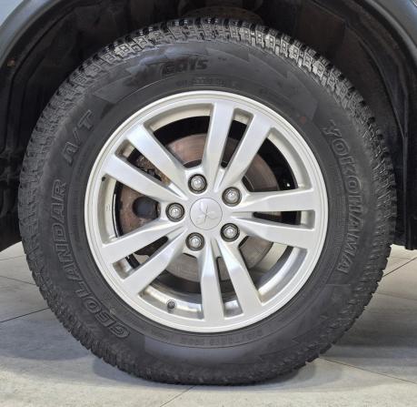 Mitsubishi Outlander III Рестайлинг 2 с пробегом 2015 года, цена 1 519 000 рублей, 246960 км, внедорожник, Автокод Объявления