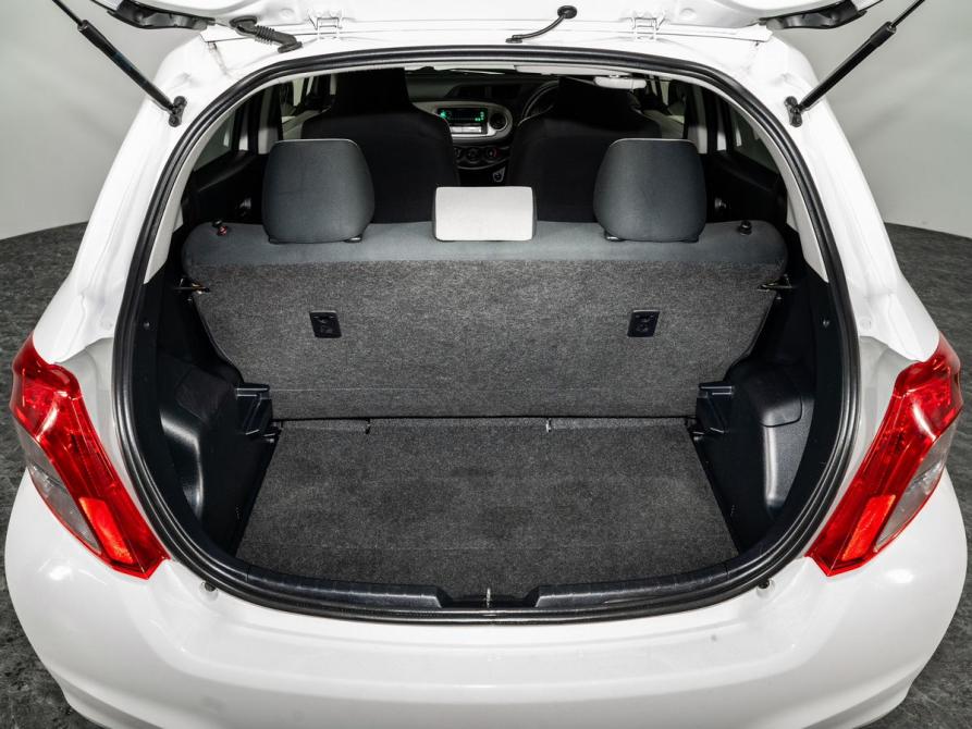 Toyota Vitz III (XP130) Иркутск  - изображение 15