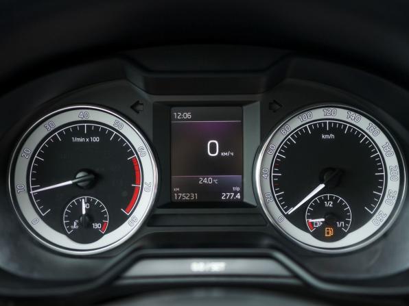 Skoda Octavia III (A7) Рестайлинг с пробегом 2017 года, цена 1 420 000 рублей, 175200 км, лифтбек, Автокод Объявления