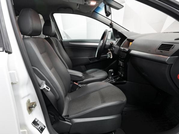 Opel Astra H Рестайлинг с пробегом 2012 года, цена 555 000 рублей, 272400 км, седан, Автокод Объявления