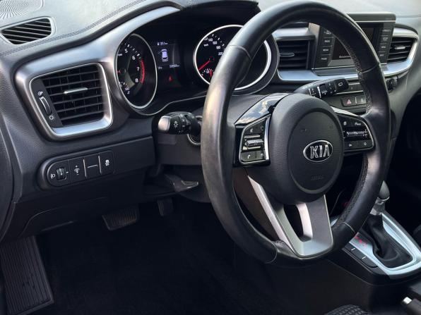 Kia Ceed III с пробегом 2019 года, цена 1 750 000 рублей, 58444 км, хэтчбек, Автокод Объявления