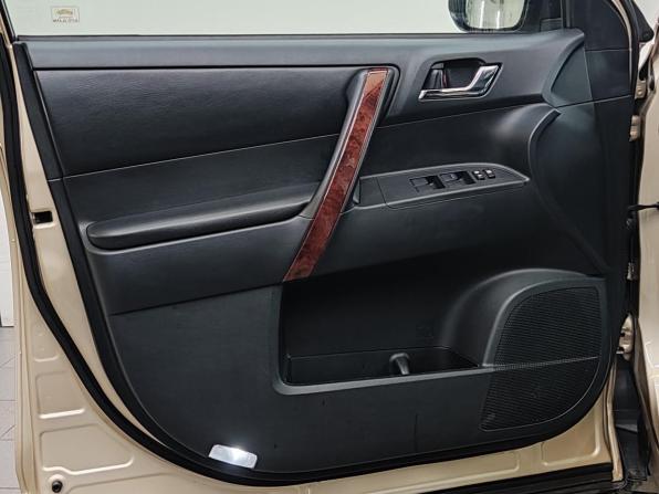Toyota Highlander II (XU40) Рестайлинг с пробегом 2012 года, цена 2 100 000 рублей, 226505 км, внедорожник, Автокод Объявления