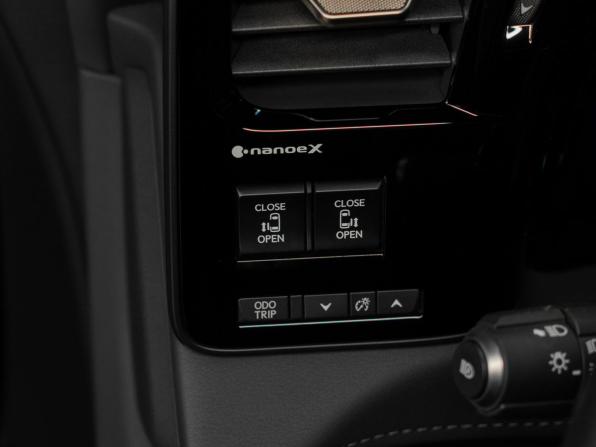 Lexus LM II с пробегом 2025 года, цена 13 895 000 рублей, 12905 км, минивэн, Автокод Объявления