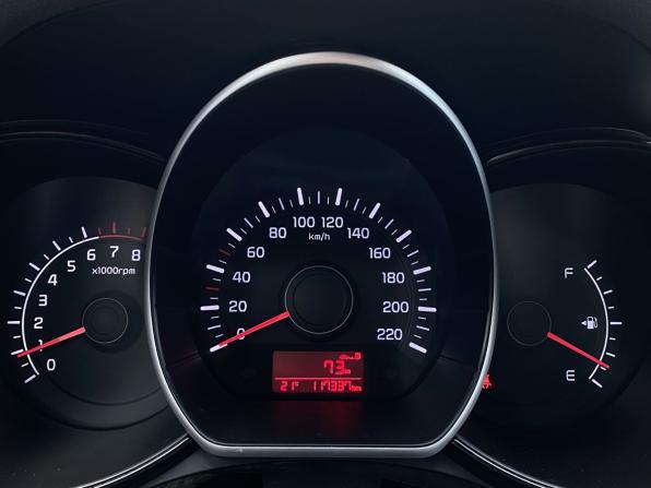 Kia Rio III Рестайлинг с пробегом 2015 года, цена 1 080 000 рублей, 117334 км, седан, Автокод Объявления