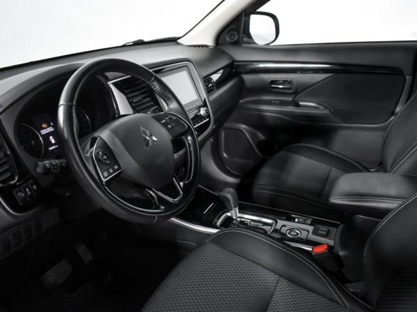 Mitsubishi Outlander III Рестайлинг 3 с пробегом 2021 года, цена 1 989 000 рублей, 195852 км, внедорожник, Автокод Объявления