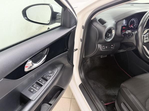 Kia Cerato IV с пробегом 2018 года, цена 1 569 000 рублей, 166501 км, седан, Автокод Объявления