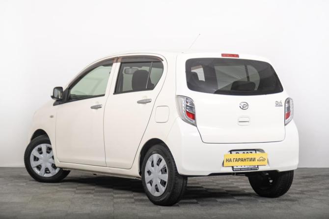 Daihatsu Mira e:S II с пробегом 2015 года, цена 449 000 рублей, 177000 км, хэтчбек, Автокод Объявления