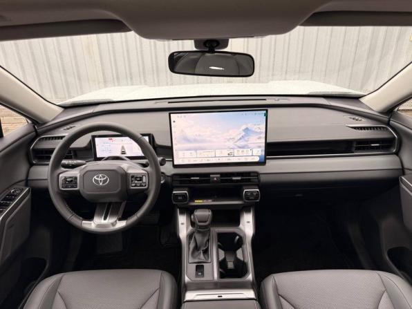 Toyota RAV4 VI (XA60) с пробегом 2026 года, цена 4 399 000 рублей, 10 км, внедорожник, Автокод Объявления