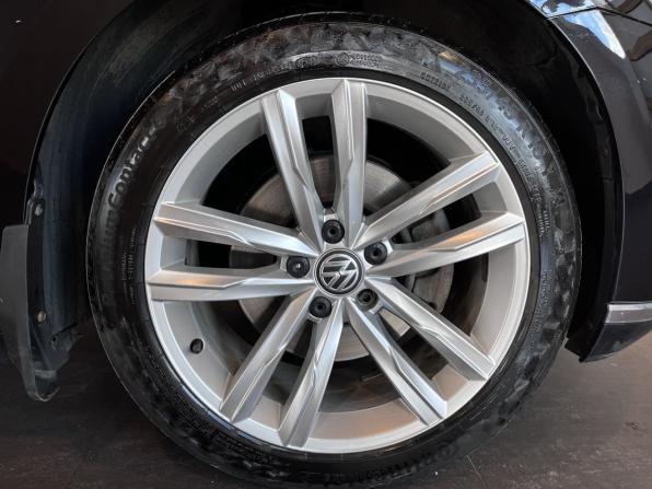 Volkswagen Passat B8 с пробегом 2018 года, цена 1 845 000 рублей, 305313 км, универсал, Автокод Объявления
