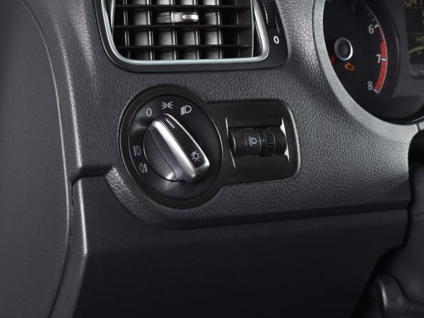 Volkswagen Polo V Рестайлинг с пробегом 2016 года, цена 1 049 995 рублей, 149983 км, седан, Автокод Объявления