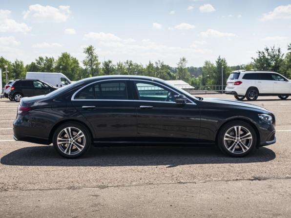 Mercedes-Benz E-Класс V (W213 S213 C238) Рестайлинг с пробегом 2021 года, цена 5 750 000 рублей, 59488 км, седан, Автокод Объявления