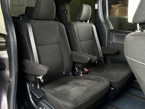 Toyota Noah III (R80) Рестайлинг с пробегом 2019 года, цена 2 799 000 рублей, 48005 км, минивэн, Автокод Объявления
