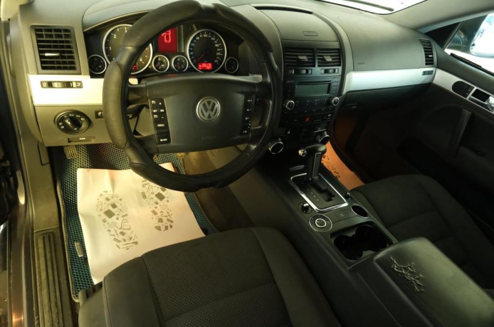 Volkswagen Touareg I Рестайлинг Омск  - изображение 12