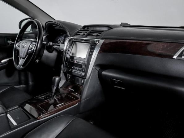 Toyota Camry VII (XV50) Рестайлинг с пробегом 2015 года, цена 1 715 000 рублей, 238086 км, седан, Автокод Объявления