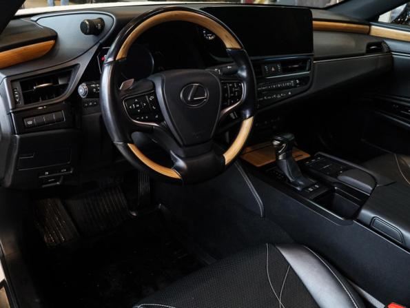 Lexus ES VII Рестайлинг с пробегом 2021 года, цена 4 350 000 рублей, 79919 км, седан, Автокод Объявления