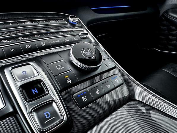 Hyundai Santa Fe IV Рестайлинг с пробегом 2022 года, цена 4 200 000 рублей, 117060 км, внедорожник, Автокод Объявления