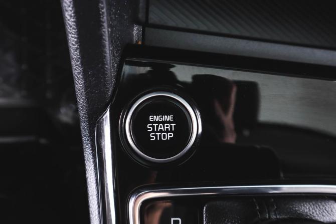 Kia Sportage V с пробегом 2023 года, цена 3 299 000 рублей, 118000 км, внедорожник, Автокод Объявления