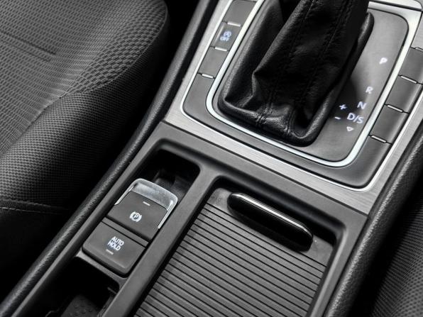 Volkswagen Golf VII с пробегом 2014 года, цена 1 220 000 рублей, 111000 км, универсал, Автокод Объявления
