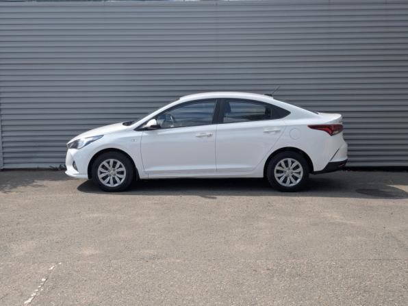 Hyundai Solaris II Рестайлинг с пробегом 2022 года, цена 1 650 000 рублей, 76792 км, седан, Автокод Объявления