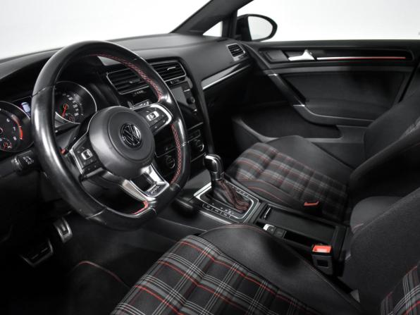 Volkswagen Golf GTI VII с пробегом 2015 года, цена 2 150 000 рублей, 210616 км, хэтчбек, Автокод Объявления