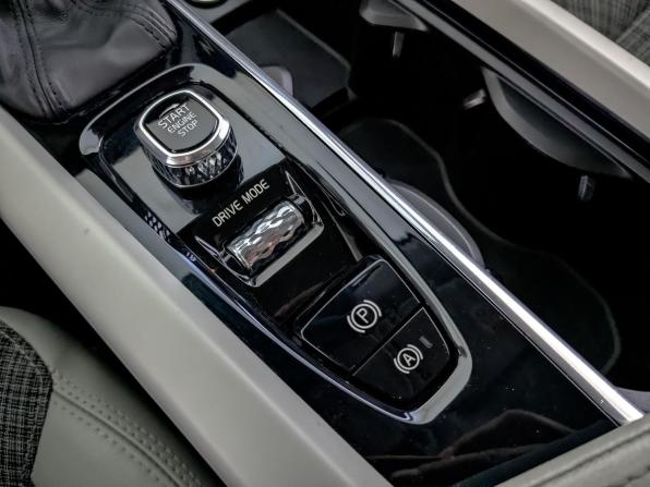 Volvo XC60 II с пробегом 2020 года, цена 3 700 000 рублей, 100001 км, внедорожник, Автокод Объявления
