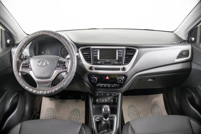 Hyundai Solaris II с пробегом 2017 года, цена 1 099 000 рублей, 208000 км, седан, Автокод Объявления