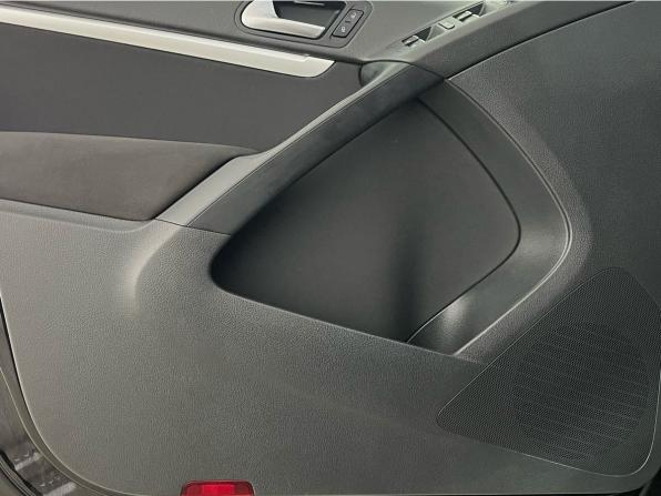 Volkswagen Tiguan I Рестайлинг с пробегом 2013 года, цена 1 800 000 рублей, 93609 км, внедорожник, Автокод Объявления