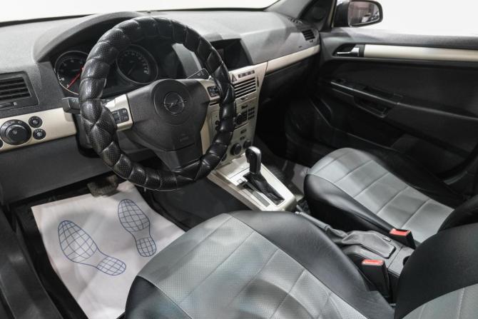 Opel Astra H Рестайлинг с пробегом 2008 года, цена 449 000 рублей, 384000 км, седан, Автокод Объявления