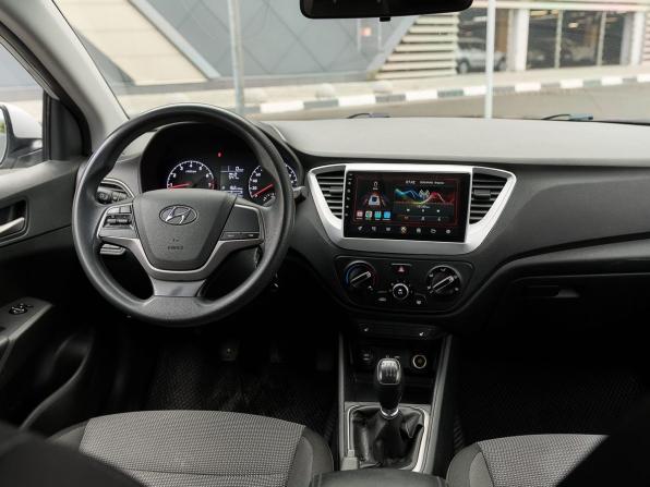 Hyundai Solaris II с пробегом 2017 года, цена 1 118 000 рублей, 137875 км, седан, Автокод Объявления