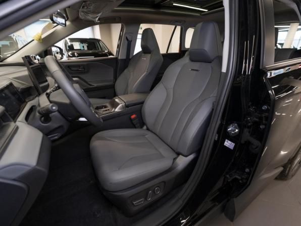 Toyota RAV4 VI (XA60) с пробегом 2026 года, цена 4 500 000 рублей, 5 км, внедорожник, Автокод Объявления