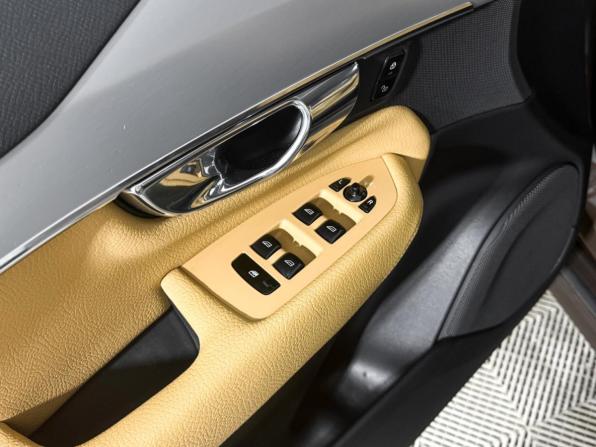 Volvo XC90 II с пробегом 2015 года, цена 2 680 000 рублей, 270566 км, внедорожник, Автокод Объявления