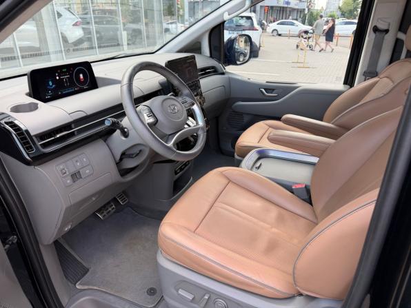 Hyundai Staria I с пробегом 2023 года, цена 4 550 000 рублей, 261605 км, минивэн, Автокод Объявления