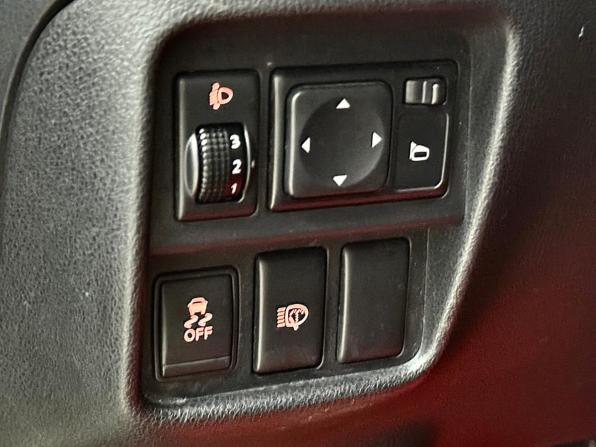 Nissan Juke I с пробегом 2013 года, цена 980 000 рублей, 144767 км, внедорожник, Автокод Объявления