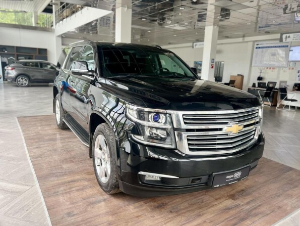 Chevrolet Tahoe 2015 черный