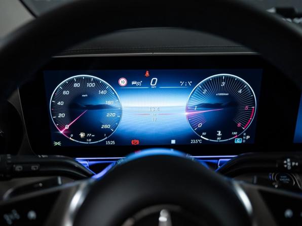 Новый Mercedes-Benz V-Класс III (W447) Рестайлинг 2 2025 года, цена 17 500 000 рублей, минивэн, Автокод Объявления