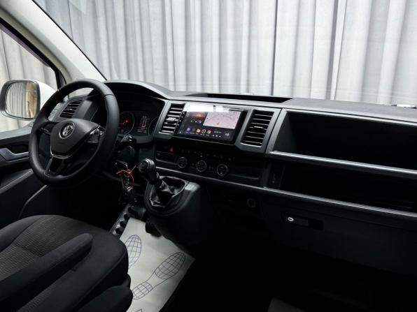 Volkswagen Caravelle T6 с пробегом 2015 года, цена 2 549 000 рублей, 242017 км, минивэн, Автокод Объявления