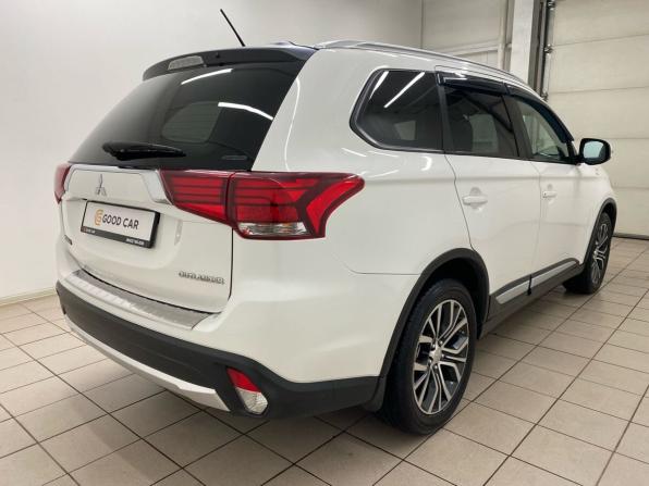 Mitsubishi Outlander III Рестайлинг 2 с пробегом 2015 года, цена 1 650 000 рублей, 176461 км, внедорожник, Автокод Объявления