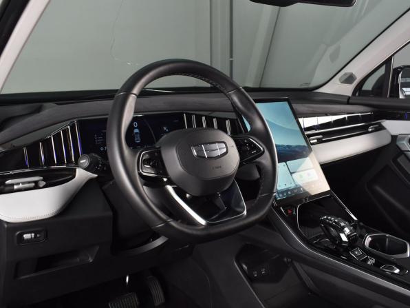 Geely Atlas II с пробегом 2023 года, цена 2 749 999 рублей, 50212 км, внедорожник, Автокод Объявления