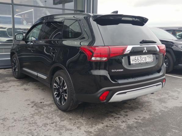 Mitsubishi Outlander III Рестайлинг 3 с пробегом 2021 года, цена 2 320 000 рублей, 100000 км, внедорожник, Автокод Объявления