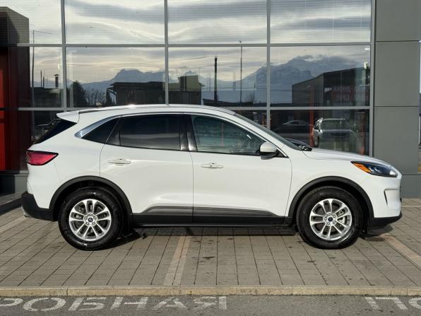 Ford Escape IV с пробегом 2021 года, цена 2 240 000 рублей, 61956 км, внедорожник, Автокод Объявления