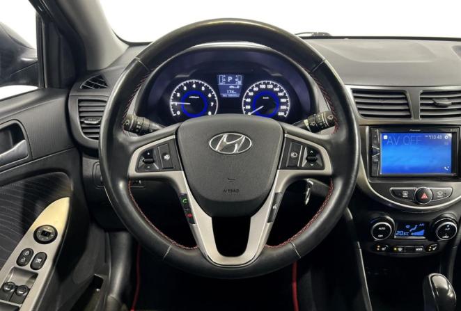 Hyundai Solaris I Рестайлинг с пробегом 2015 года, цена 975 000 рублей, 189973 км, седан, Автокод Объявления