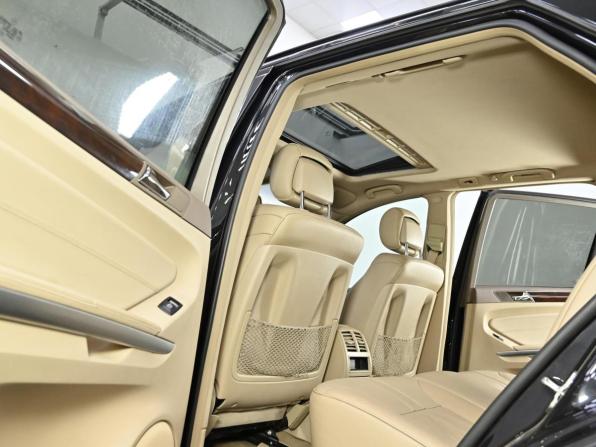 Mercedes-Benz M-Класс II (W164) Рестайлинг с пробегом 2011 года, цена 1 299 000 рублей, 158000 км, внедорожник, Автокод Объявления