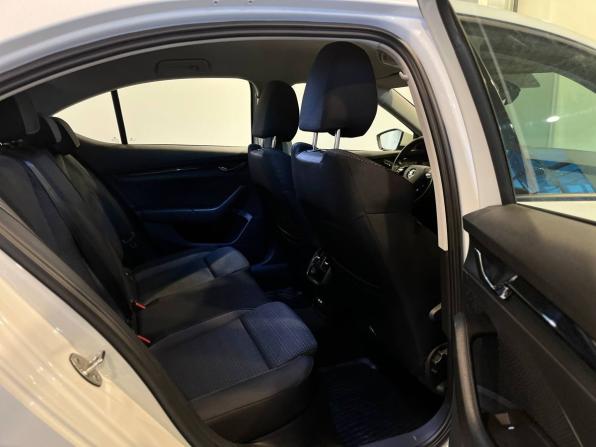 Skoda Octavia IV (A8) с пробегом 2021 года, цена 2 430 000 рублей, 102482 км, лифтбек, Автокод Объявления