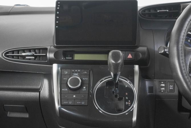 Toyota Wish II Рестайлинг с пробегом 2016 года, цена 1 749 000 рублей, 154000 км, минивэн, Автокод Объявления